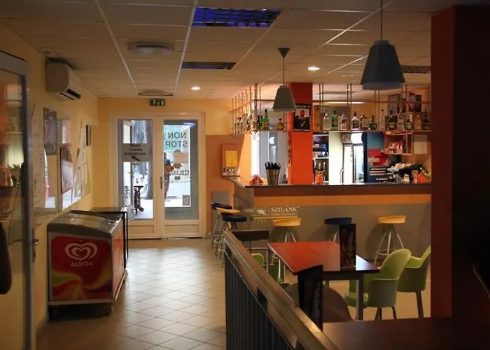 Motell Teke Bowling Centrum Es Sport Panzio Szeged